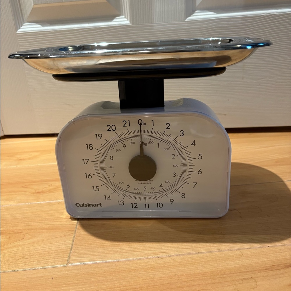 Cuisinart Silver and Black Mechanical Scale